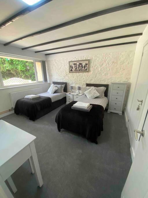 Beautiful Renovated Former Coach House Llandeilo Exterior foto